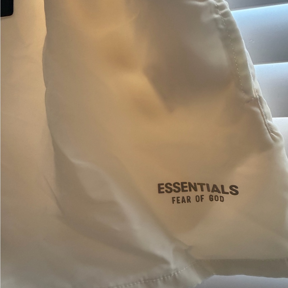 Essentials Fear of God Running Short in Cloud Dance